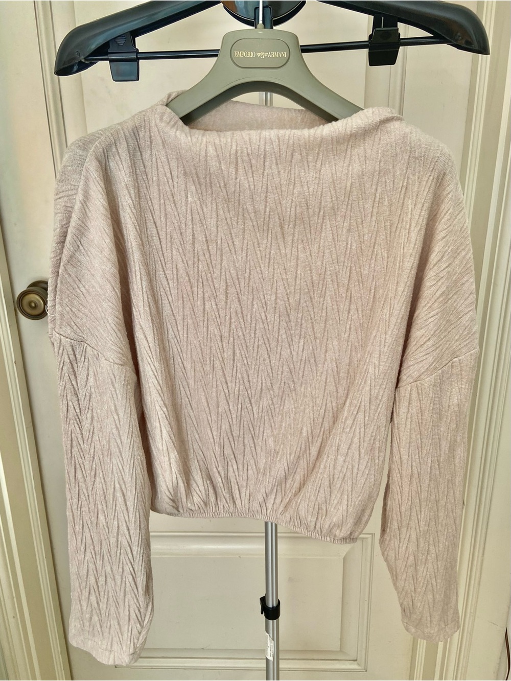 Zara cream light beige sweater with vertical ribbed texture, size S